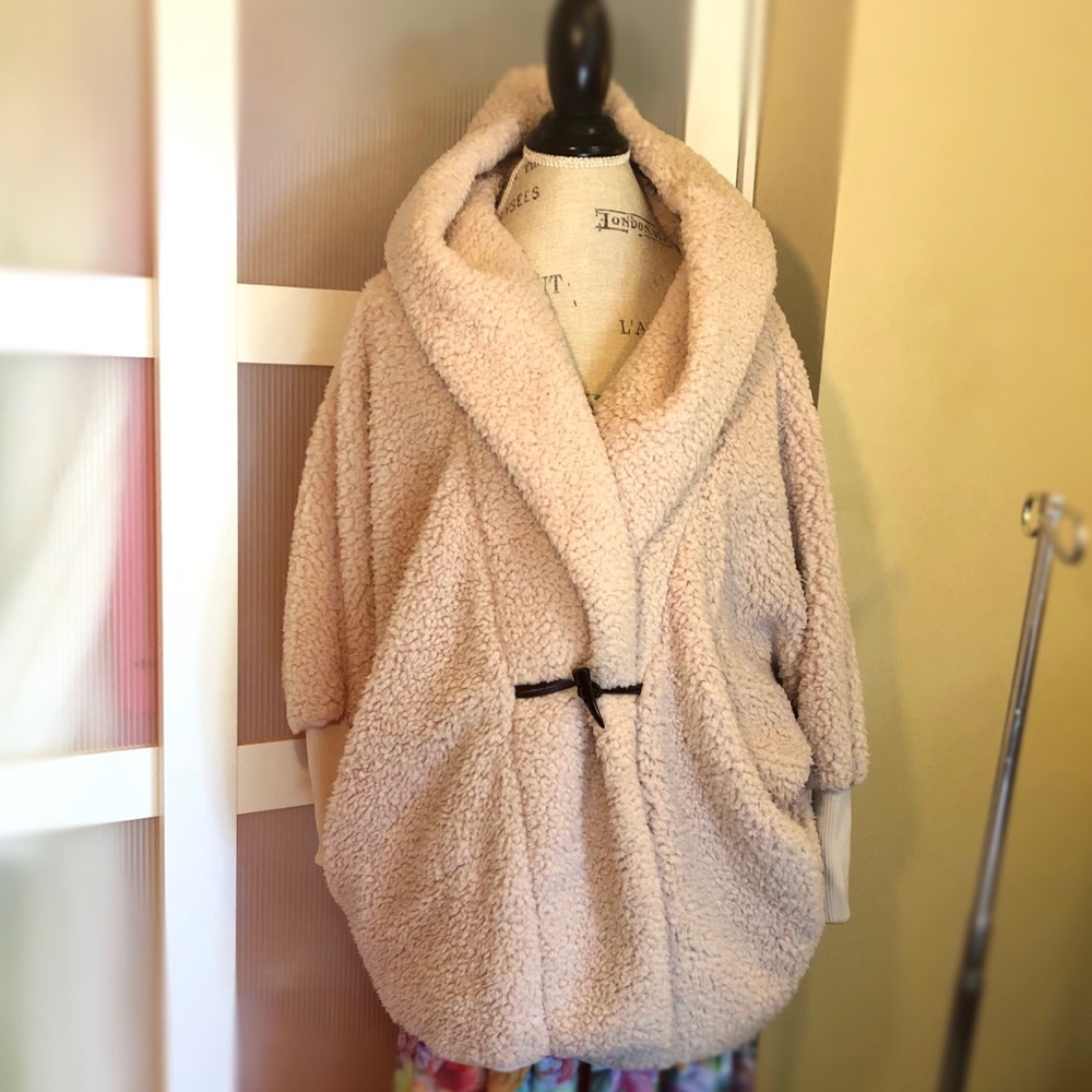Soft Sherpa Ivory Coat w/Sherpa Lined Pockets